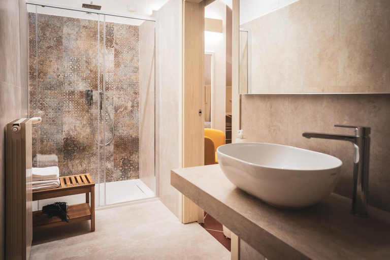 Bathroom 4, Al Vecchio Palazzo, Brescia