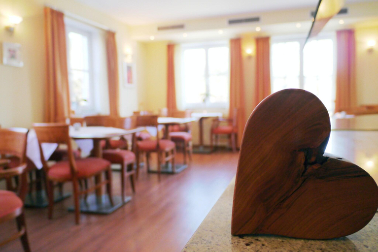 Restaurant 4, Hollerhv?fe - Zu Gast Im Dorf, Tirschenreuth