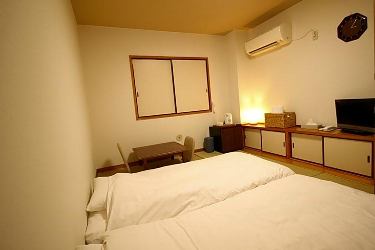 Bedroom 4, Okubo Hotel Hawaii, Shinjuku