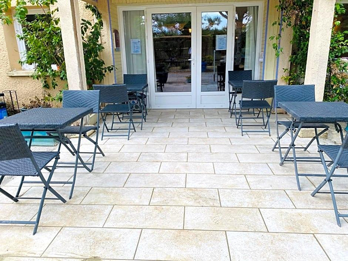 Exterior & Views 2, Hotel Carina, Vaucluse