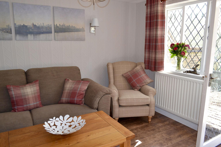 Bar 3, Riverbank Cottage, Shropshire