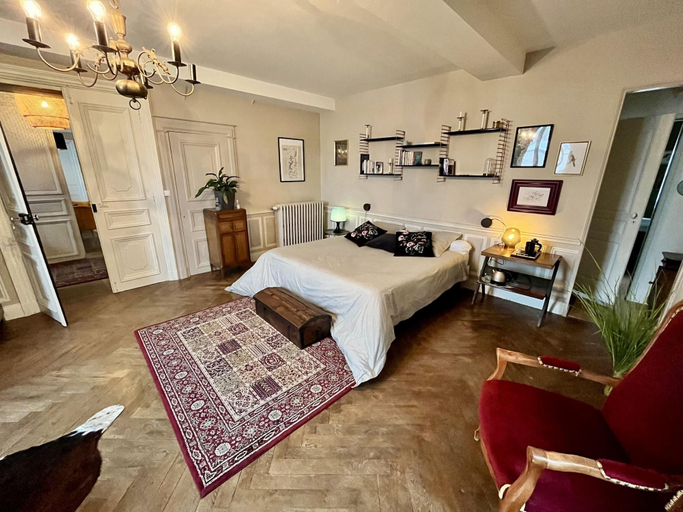 Room 5, Villa Colombier, Puy-de-Dôme