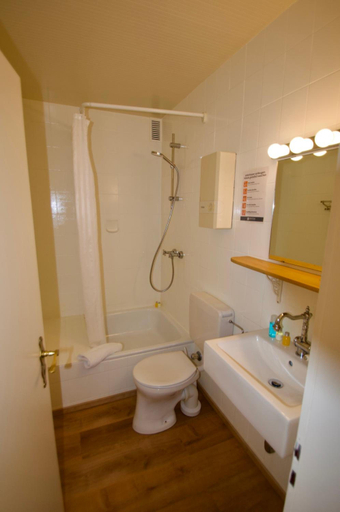 Bathroom 1, Landhaus Hamm, Düsseldorf