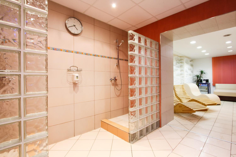 Others 5, Hotel Prajer, Strakonice