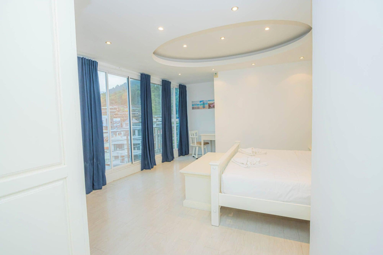 Room 2, Roomquest Utopia Kata And Residence, Phuket Island