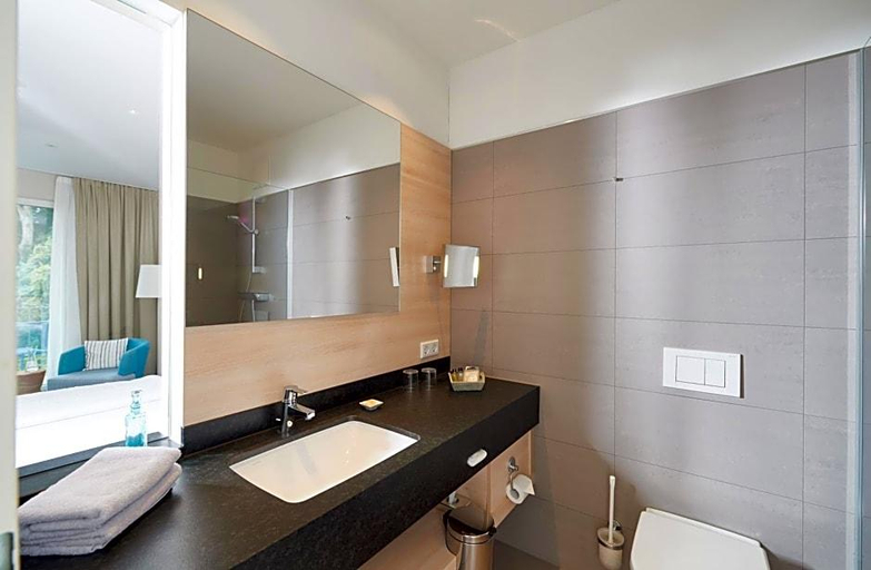 Bathroom 4, Seehotel Kressbronn, Bodenseekreis