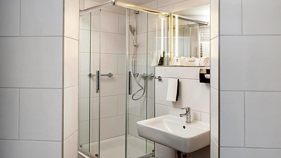 Bathroom 5, Hotel Maximilian, Lörrach