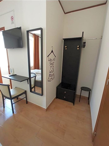 Room 5, Hotel Istria, Trieste