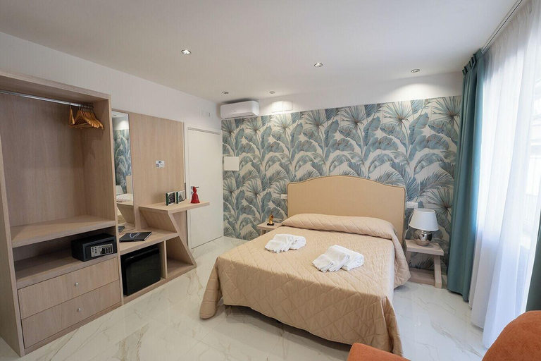 Bedroom 2, P.C. BOUTIQUE H. CASTEL NUOVO by ClaPa Group Dislocated Hospitality, Napoli