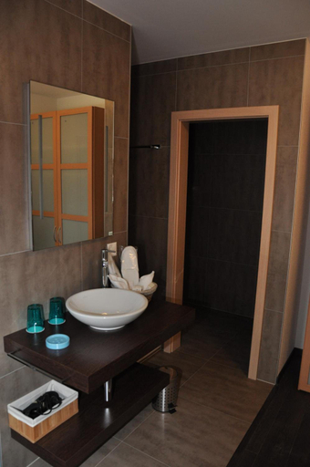 Bathroom 1, Le Relais Du Chv Teau Monney, Lac