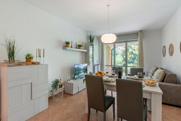 Primary image, Residenza il Mulino: Lake Maggiore Ispra Apt With Terrace, Varese