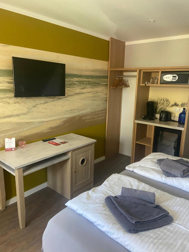 Bedroom 3, Hotel Gasthof Zur Linde, Vorpommern-Rügen