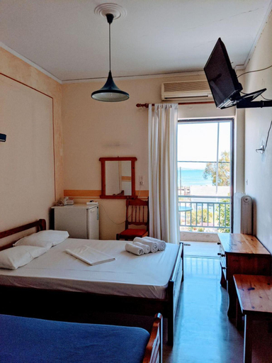 Bedroom 3, Hotel Ionio, West Greece