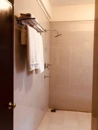 Bathroom 4, Courtyard Pujan Hotel, Bagmati