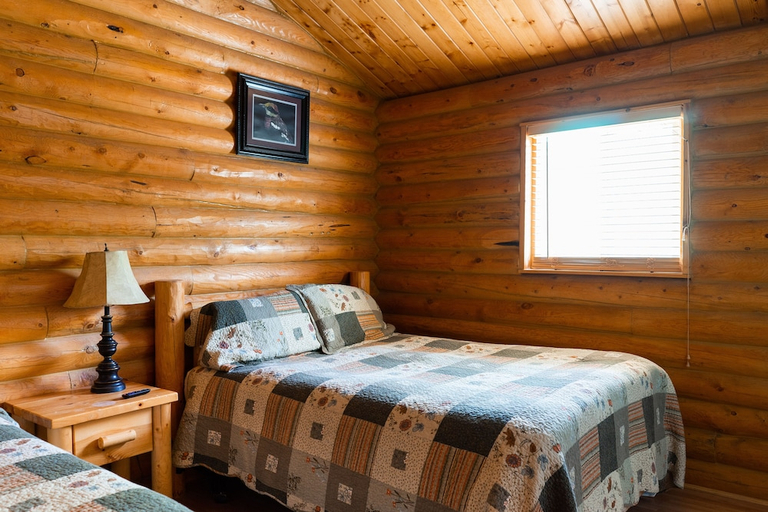 Bedroom 4, Country Cabins Inn, Uinta
