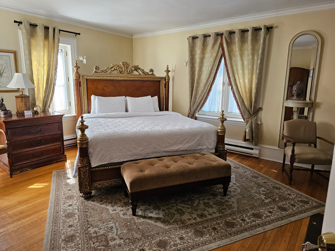 Room 5, The Trinity Resort - Scenery, Renfrew