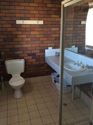 Bathroom 3, The Gallery Motor Inn, Dalby