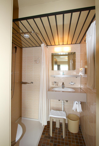 Bathroom 3, Hotel Terminus Brugg, Brugg