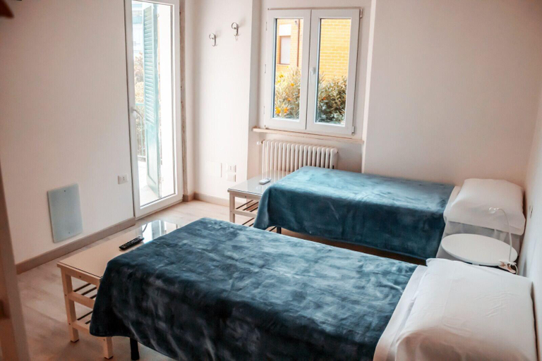 Bedroom 2, Affittacamere Torresi 2, Ancona