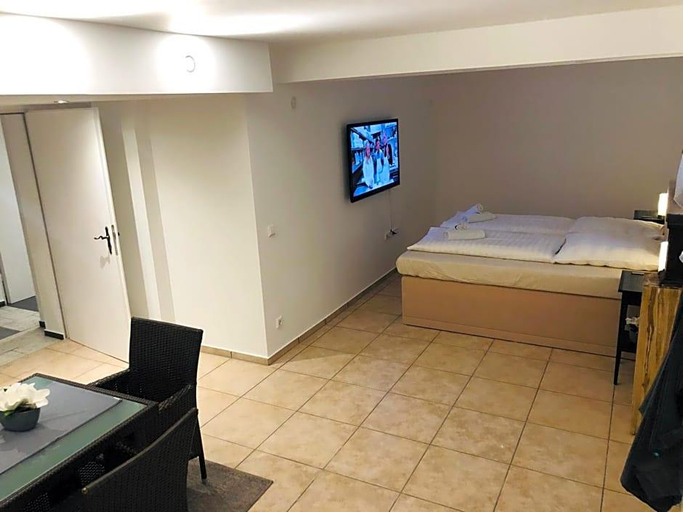 Bedroom 3, Hotel Krone, Esslingen