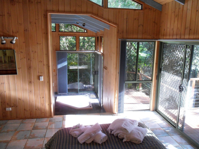 Room 2, Treetops Accommodation Montville, Maroochy