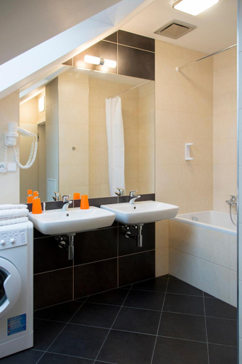 Bathroom 4, Limes Apartments, Praha 8