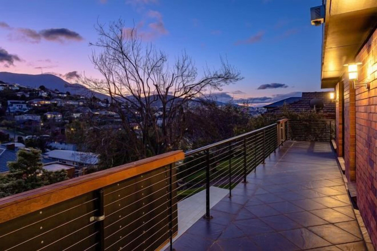 Others 5, Lipscombe Mt Wellington view luxury house, Hobart