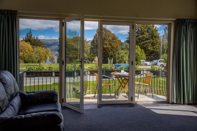 Public Area, Kea by the Lake, Southland