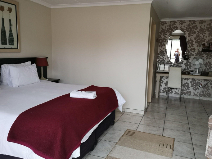 Bedroom 2, Nahoon Mouth Guest House, Buffalo City
