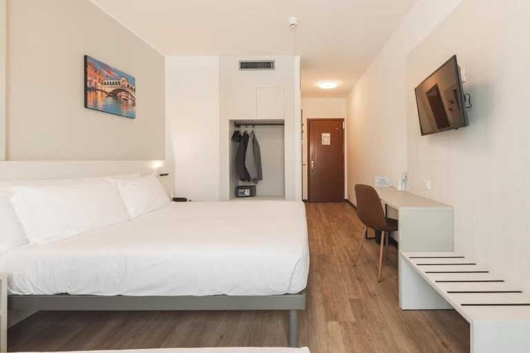 Bedroom 4, CENTRO HOTEL - MARCON, Venezia