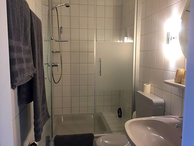 Bathroom 4, Hotel Wuelfers Gasthaus, Oldenburg