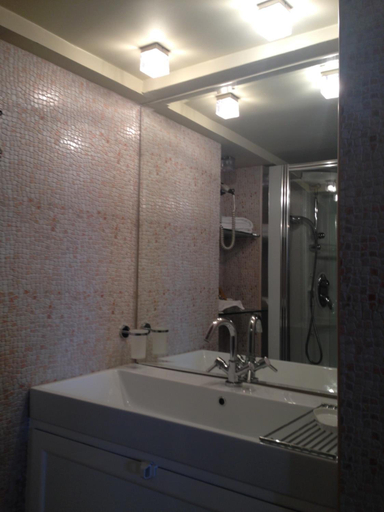 Bathroom 4, Pyrgos Of Mystra, Peloponnese