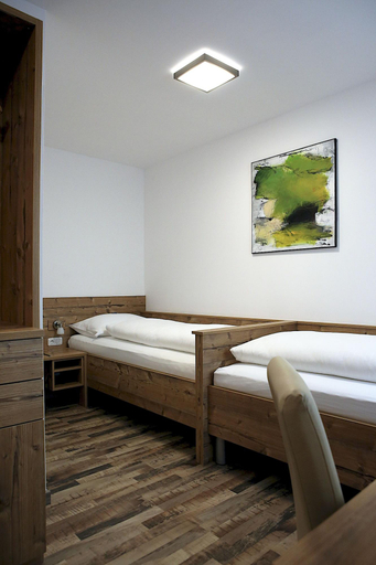 Bedroom 4, City Rooms Wels, Wels