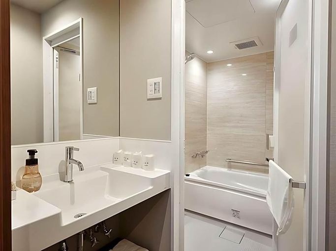 Bathroom 2, Y S Inn Naha Oroku Ekimae, Naha