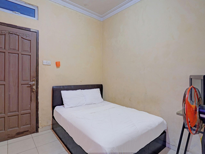 Room 4, Spot On 92875 Pelita Stay, Batam