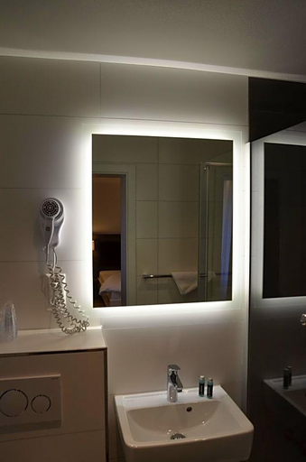 Bathroom 4, Hotel Restaurant Lamm, Enzkreis