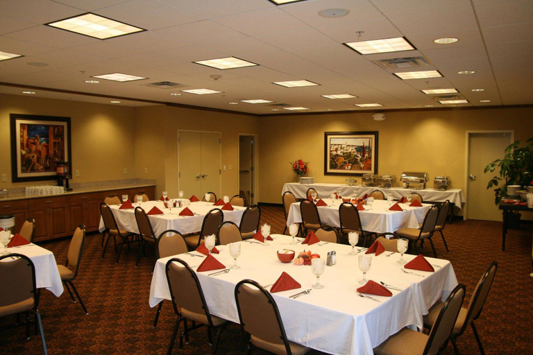 Food & Drinks 4, HAMPTON INN & SUITES WARREN, Warren