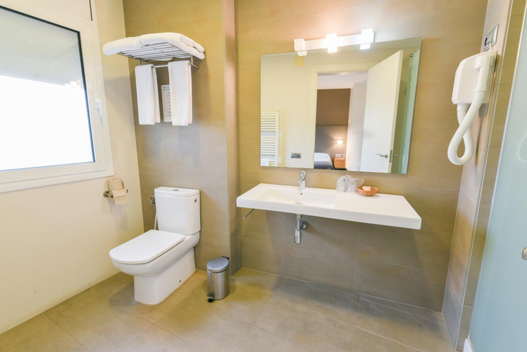 Bathroom 4, Hotel Robert, Barcelona
