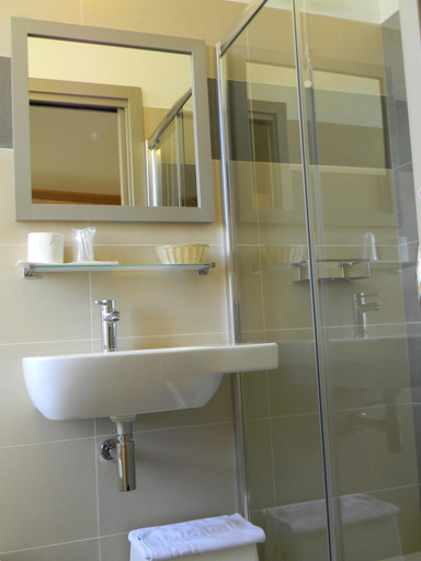 Bathroom 4, Hotel Parma Mare, Massa Carrara