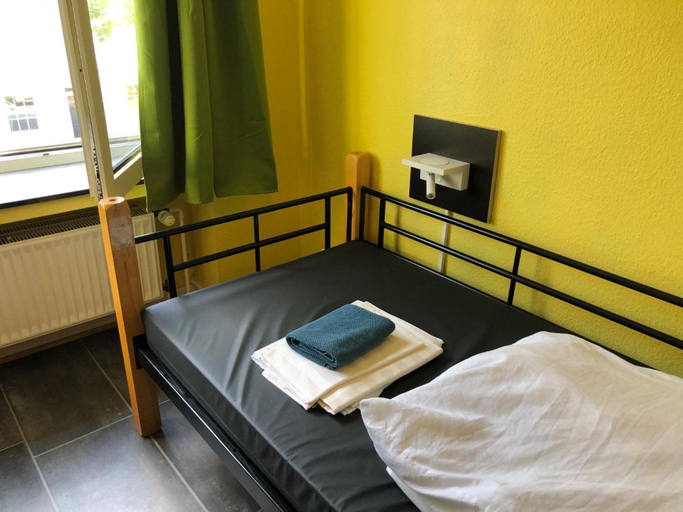 Bedroom 4, Backpackers Düsseldorf - Self Check-in, Düsseldorf
