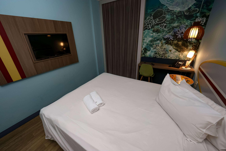 Room 4, Delphin Surf Hotel, Guarujá