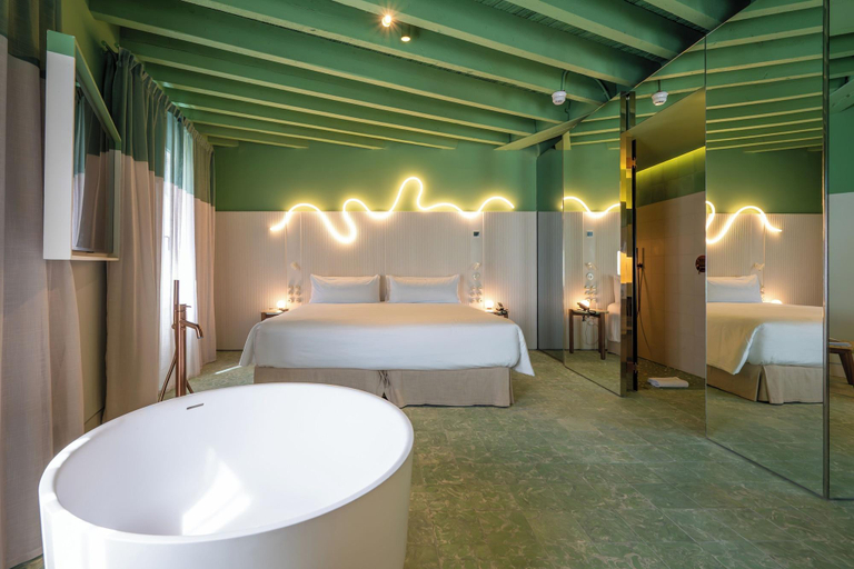 Room 2, Terreno Barrio Hotel, Baleares