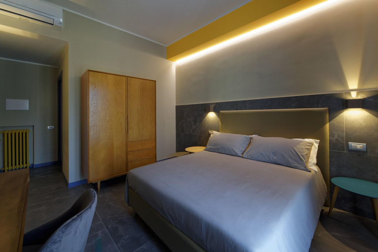 Bedroom 4, Green Ribbon, Milano