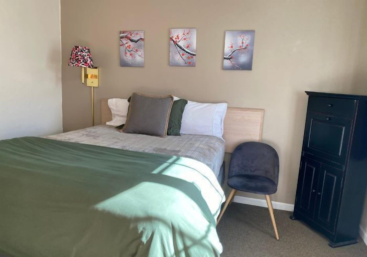 Bedroom 5, Monte Bianco Inn, Siskiyou