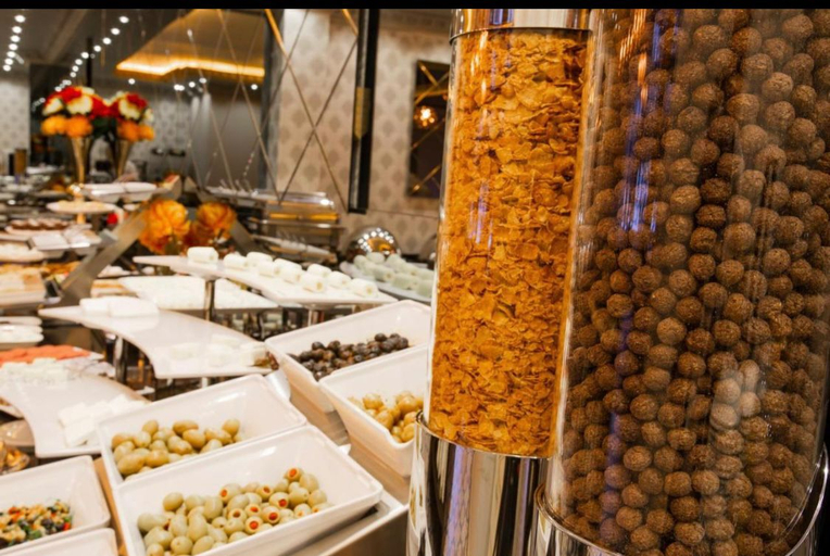 Restaurant 5, Real King Suite, Yomra