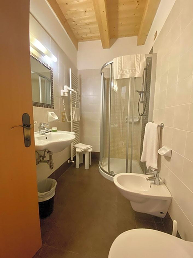 Bathroom 4, Park Hotel Bellavista, Belluno