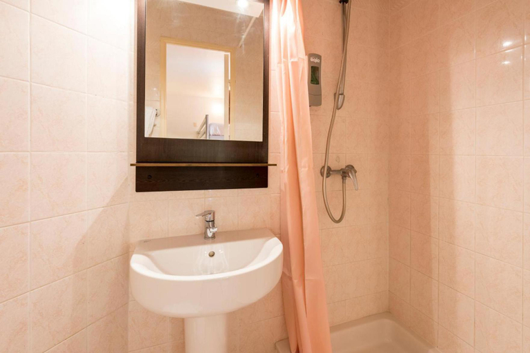 Bathroom 5, Premiere Classe Annecy Nord - Epagny, Haute-Savoie