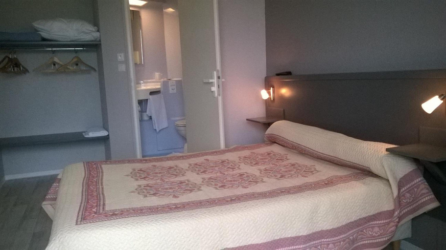 Bedroom 3, Riv'hotel, Aveyron