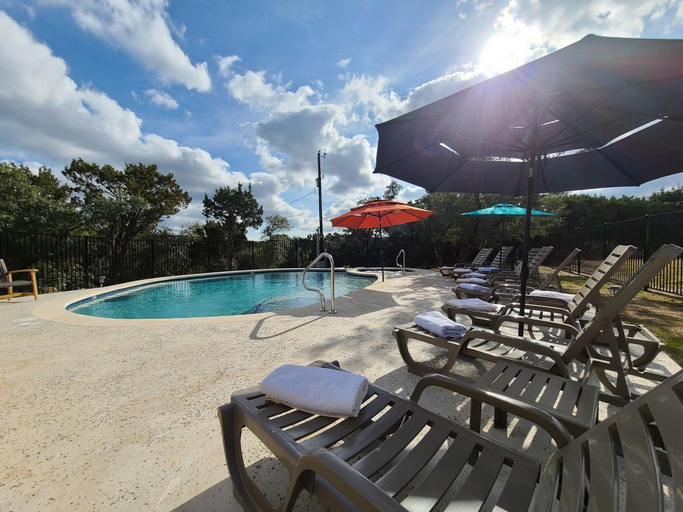 Sport & Beauty 5, Hill Country Casitas, Hays