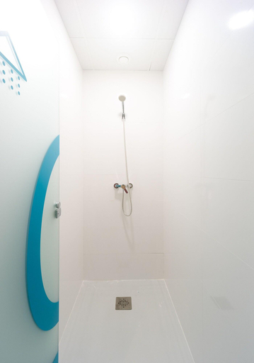 Bathroom 3, Konk Hostel, Murcia